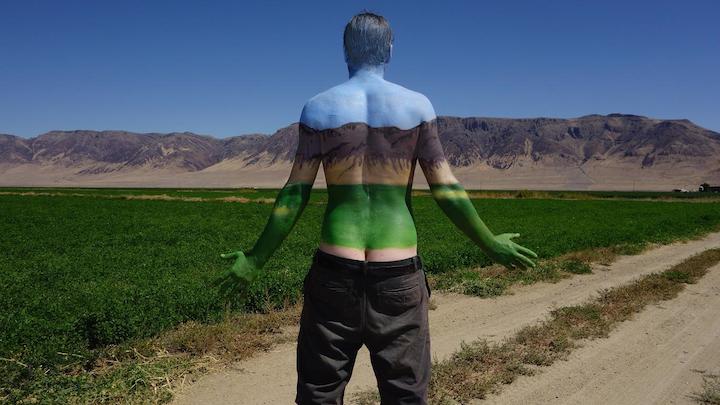 Naked body painting: Natalie Fletchers 100 Bodies Across 