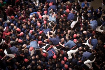 The sky of human towers