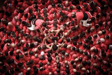 The sky of human towers