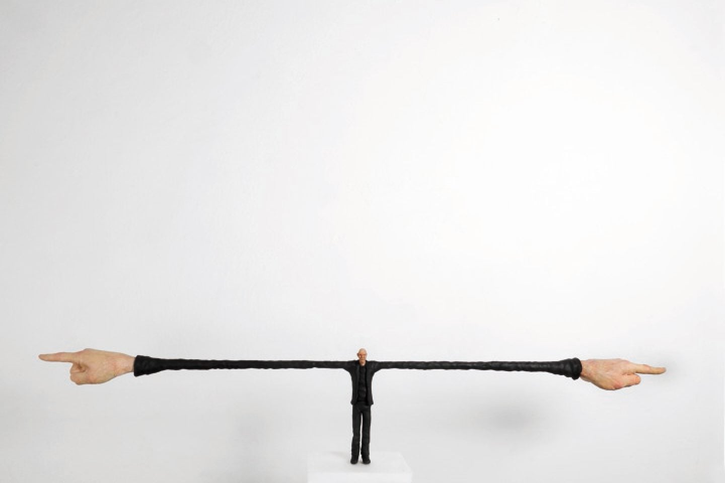 Человек с длинной ручкой. Бородатый топор. Человек с длинной тростью. Гольфист джеймс брейд. Радостный человек с чемоданом.