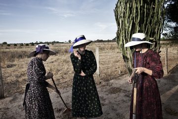 Women gardening in Milagrosa colony.