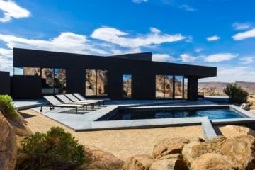 Black-Desert-House01b