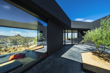 Black Desert House05