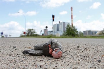 Isaac_Cordal_art_03