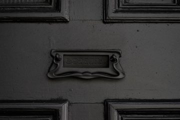 LANDED-IAN_STRANGE-house-installation04