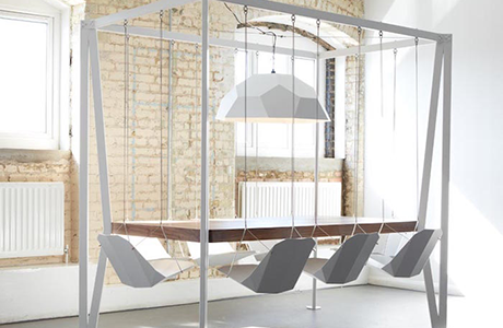høste helikopter sikkerhed Designer Christopher Duffy Created A Table With Swings - IGNANT