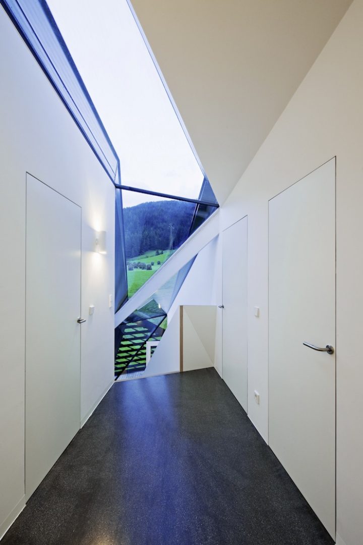 Plasma Studio Designed A Quirky Holiday House Among The Mountains in ...