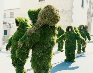 Walking through the streets of Bejar dressed in moss.  The Moss Men of Bejar.