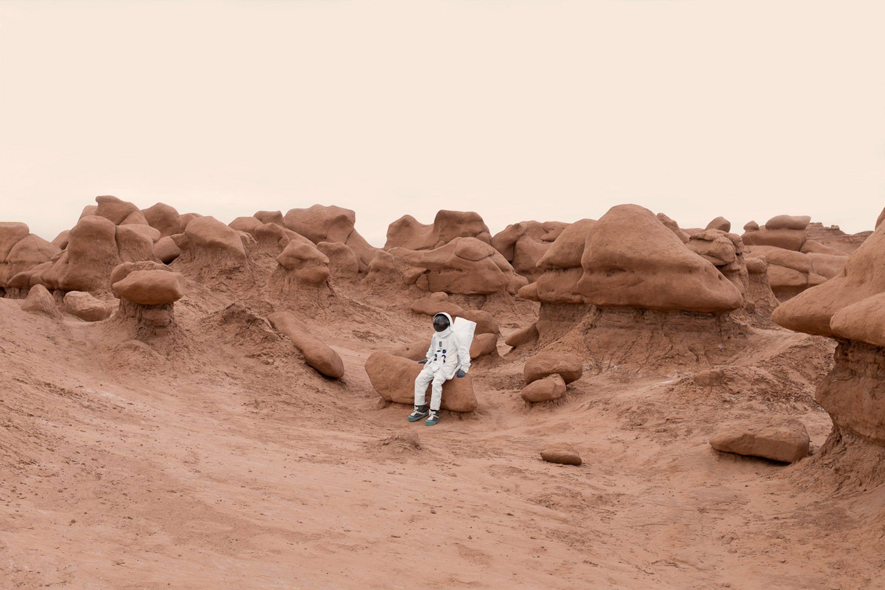 IGNANT-Photography-Julian-Mauvre-Greetings-From-Mars-014