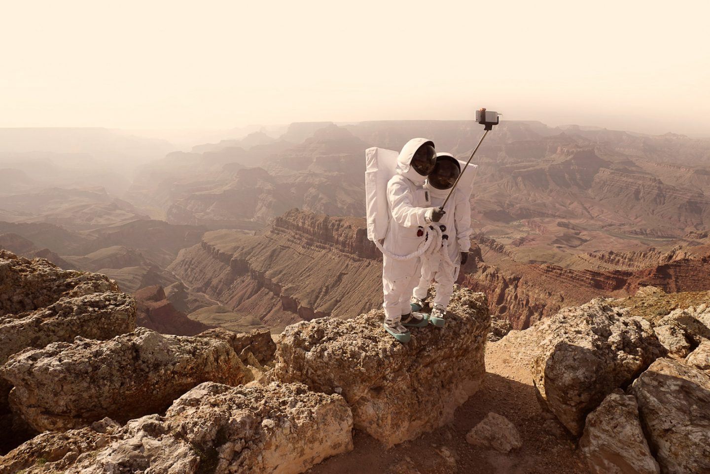 IGNANT-Photography-Julian-Mauvre-Greetings-From-Mars-015