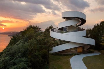 Ribbon Building_Architecture_featured