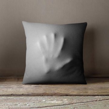 dailybasics_halloween-creepypillowcase