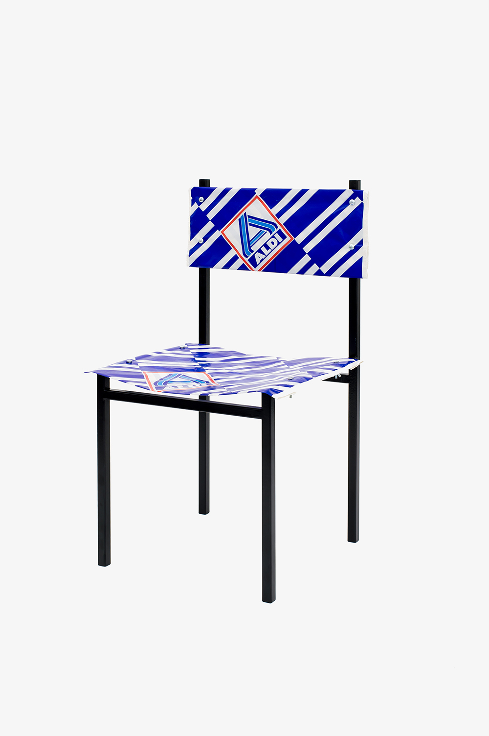 2015-11-30_565c9d1d123b8_simon_freund_shopping_bag_chair_aldi.jpg