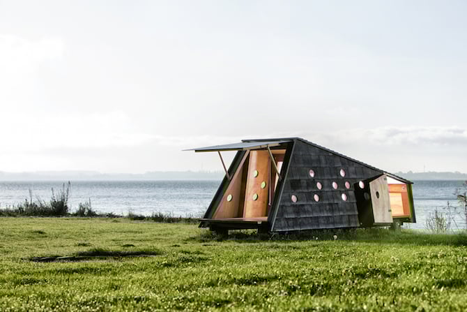 LUMO Arkitekter Shelters Blå Støttepunkter i det Sydfynske Øhav omfatter opførelsen af 47 shelters placeret på 17 forskellige lokaliteter fordelt i de fire sydfynske kommuner: Faaborg Midtfyn, Svendborg, Ærø og Langeland Kommune. 47 shelters, 5 typer: skrubben- havtasken-stenbideren-hornfisken-ålekvabben, 17 lokaliteter