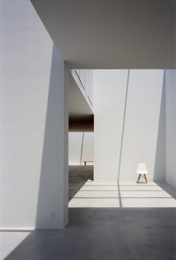 A Photographer's Weekend House By General Design - IGNANT