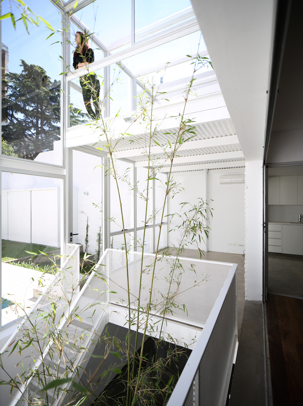 A Townhouse Renovation Prioritizing Indoor-Outdoor Flow - IGNANT