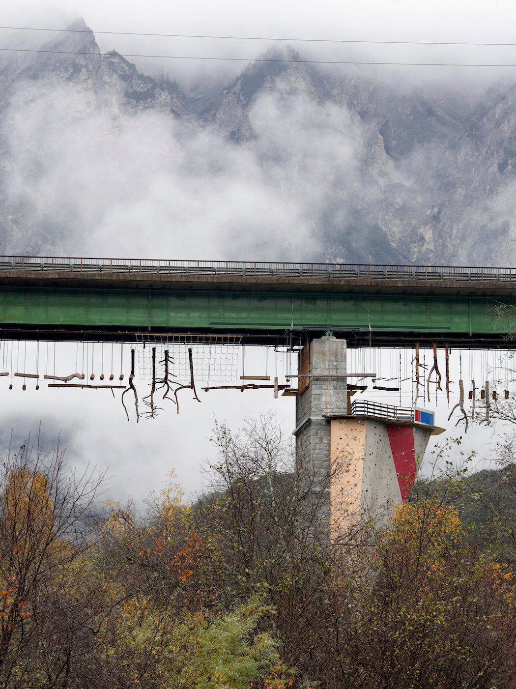 GiselaErlacher_80_Ötztal-Bahnhof_Tirol_AT_2013_A4.jGiselaErlacherg