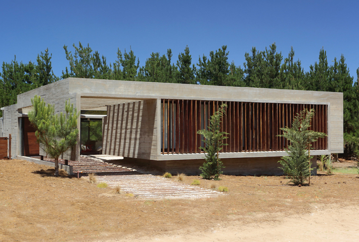 A Concrete Summer Retreat By Besonias Almeida Arquitectos