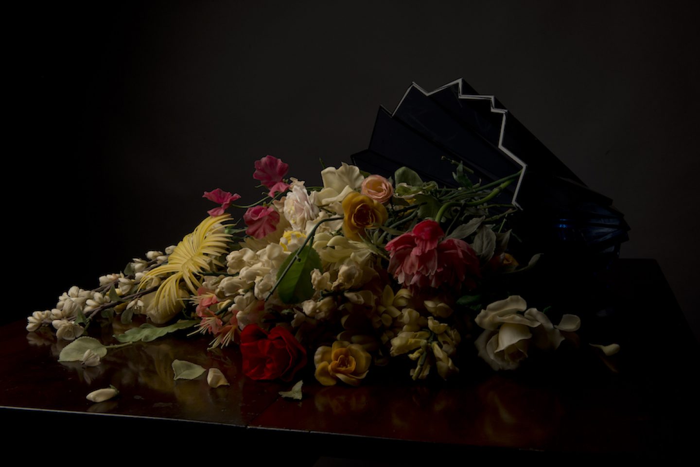 MN2_VASE_FLOWERS_Plastic Vanitas 13-154273