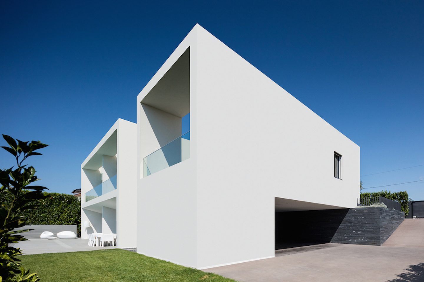 Vila do Conde House - Raulino Arquitecto (02)