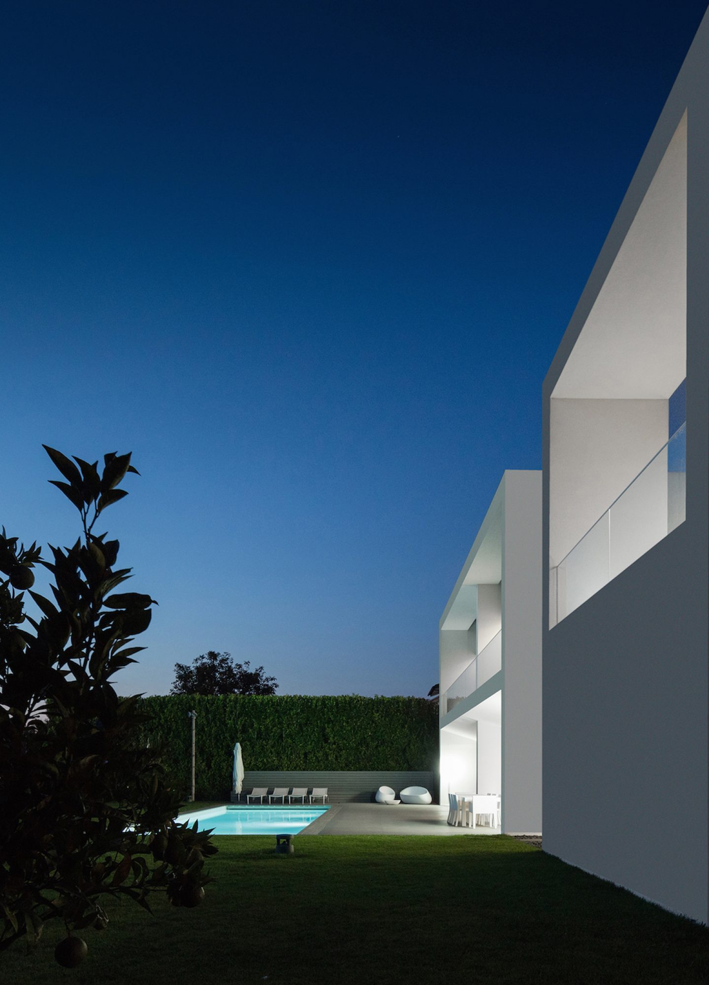 Vila do Conde House - Raulino Arquitecto (03)