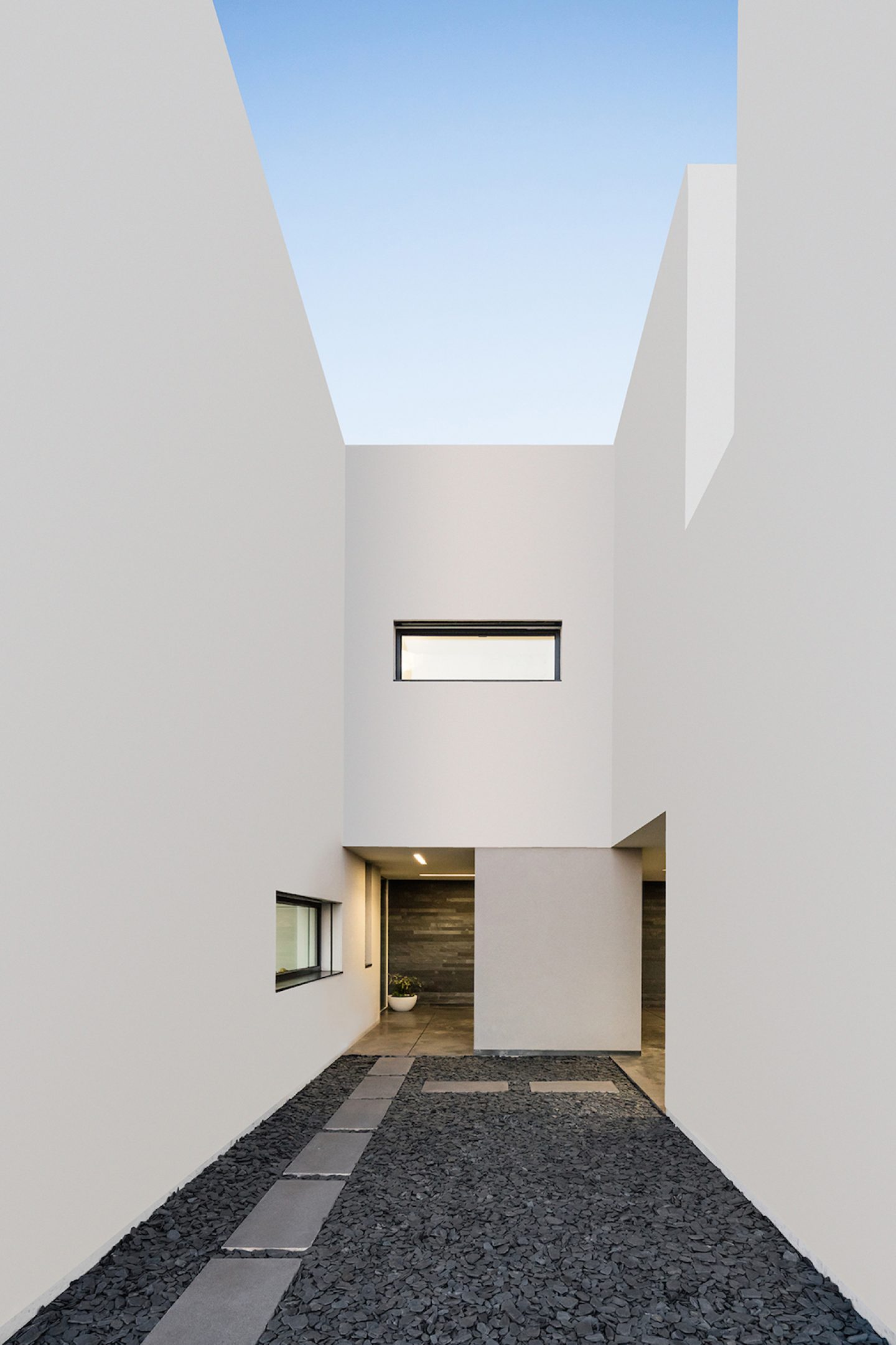 Vila do Conde House - Raulino Arquitecto (05)