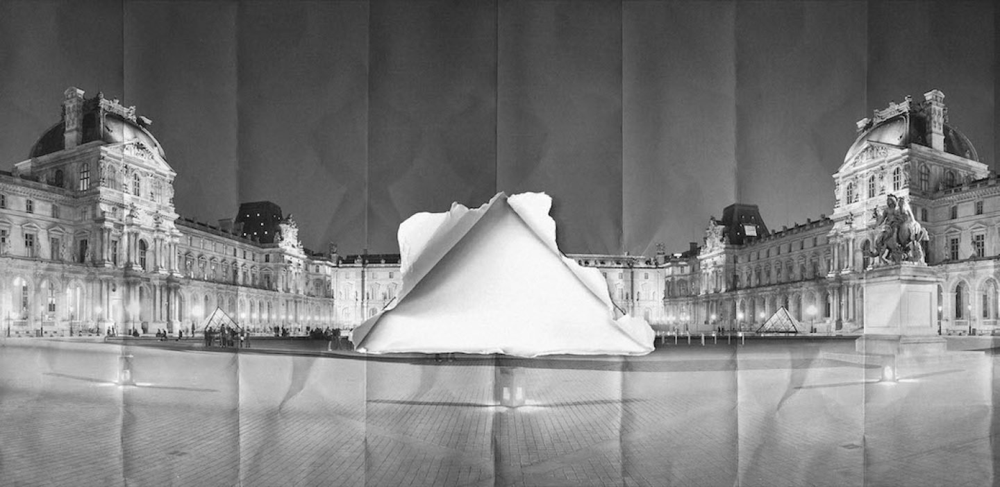 Le-Louvre-pyramid-paris-par-JR-©-JR-ART.NET_ 2