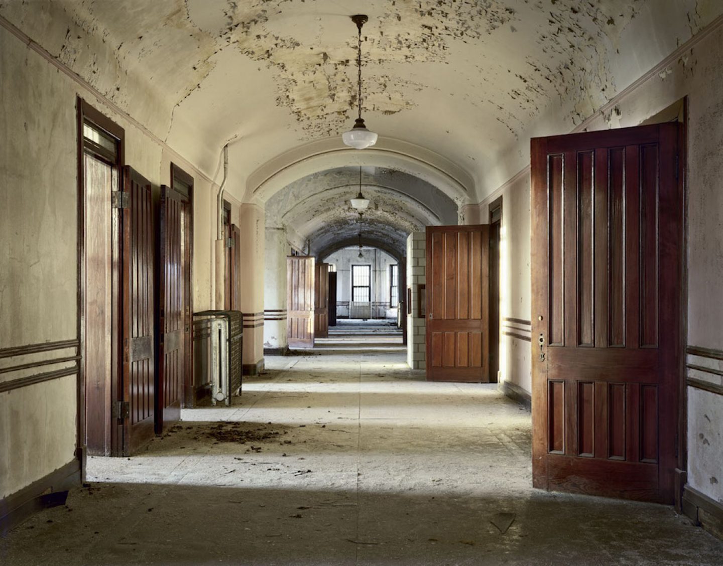 Asylum: Inside the Closed World of State Mental Hospitals