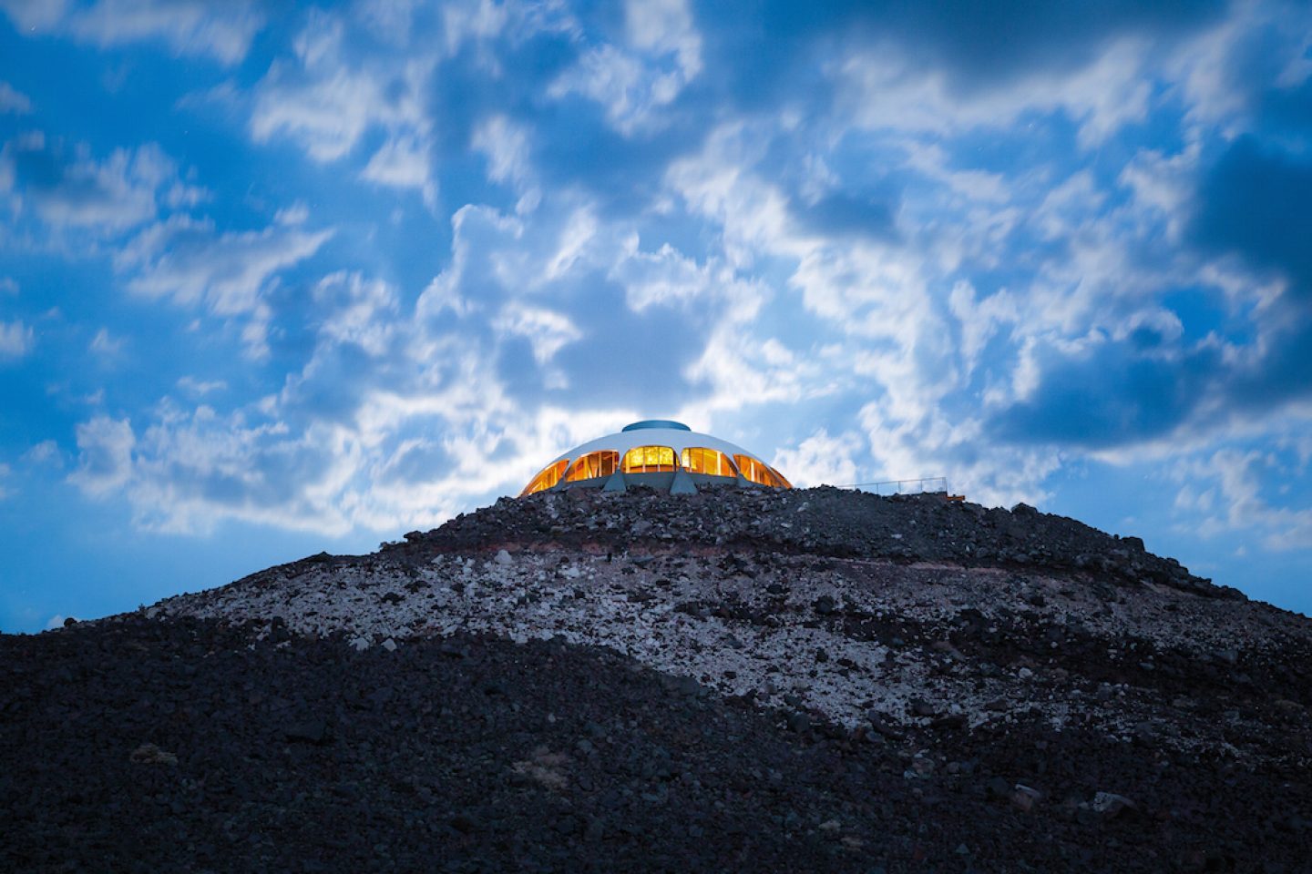 16 House Night 2_Architektur_Volcano_House