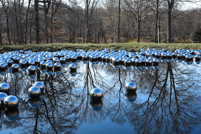 Art_Yayoi Kusama-GlassHouse_SteelBalls_05