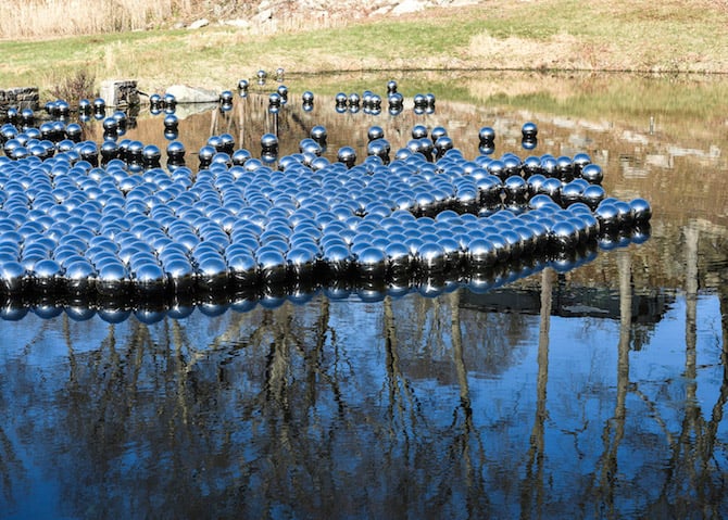 Art_Yayoi Kusama-GlassHouse_SteelBalls_08