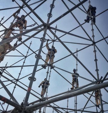 JR-high-jump-flying-rio-de-janeiro-brazil-art-installation-designboom-05