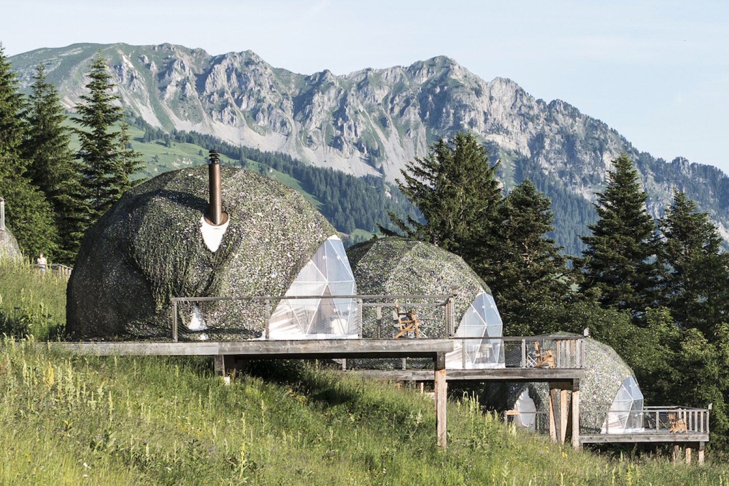 OnTheRoad_Switzerland_WhitePodHotel2