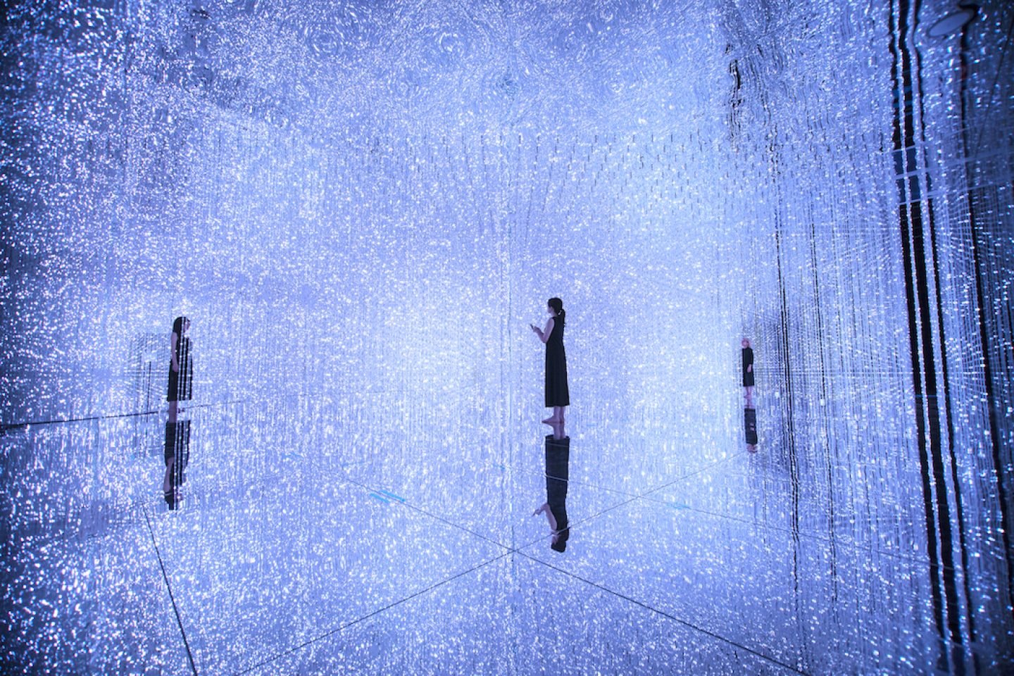 TeamLab_Art_ through the Crystal Universe_14