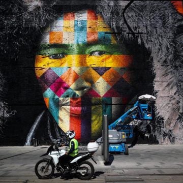 eduardo-kobra-art-largest-mural-rio-olympics-designboom-04