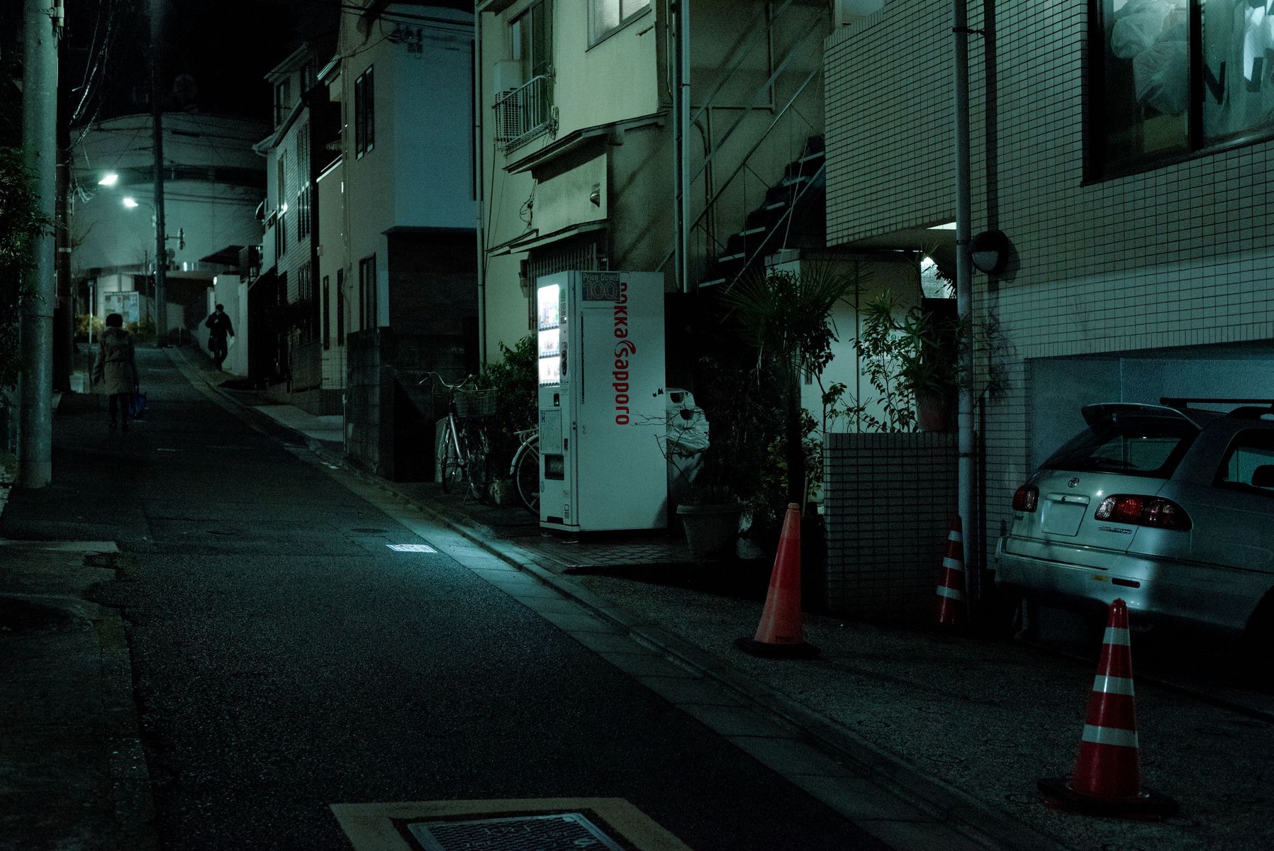 Vending Machines Of Tokyo By Luke Barrett