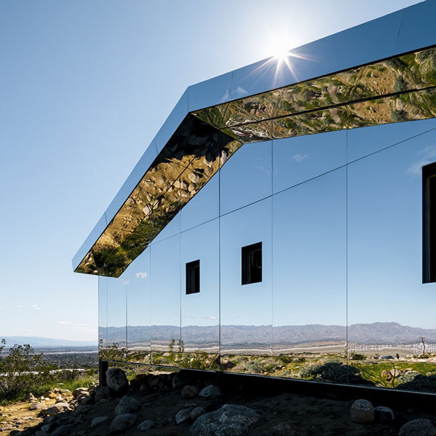 Art_Doug_Aitken_Mirrored_Mirage_8