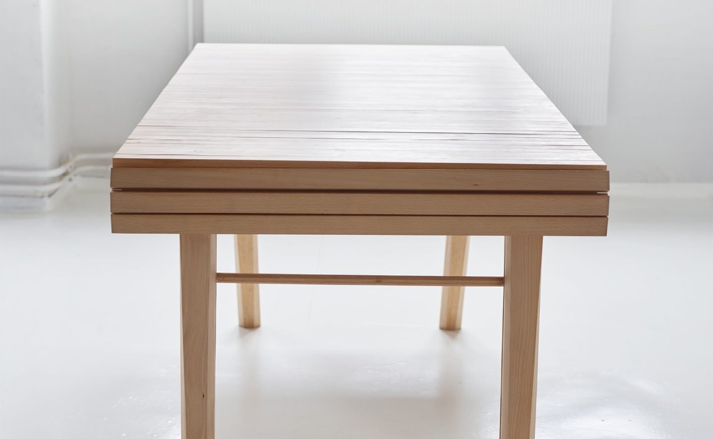 Design_Roll-out_Table_Marcus_Voraa_IGNANT_7