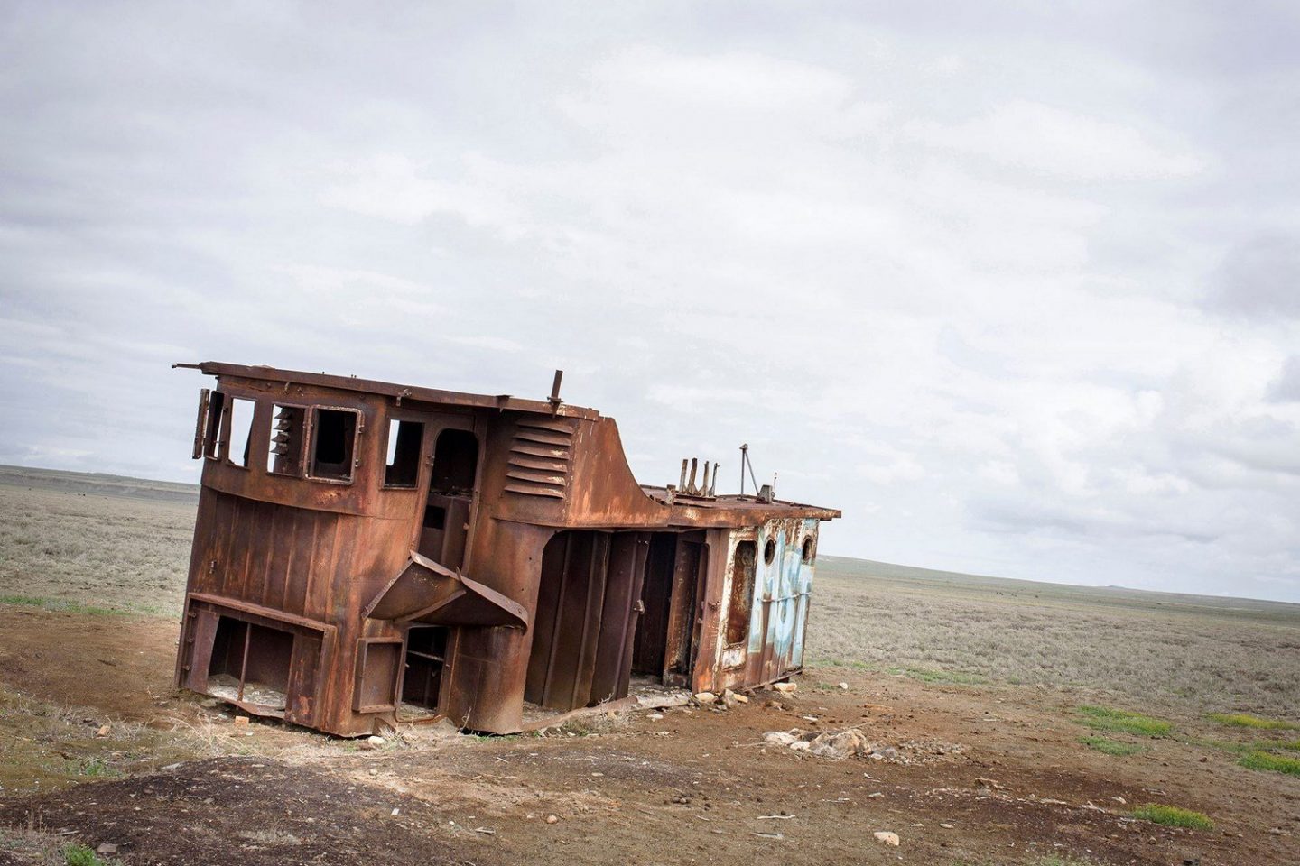 Boats stranded in Aral Sea.Bateaux échoués en mer d'Aral.