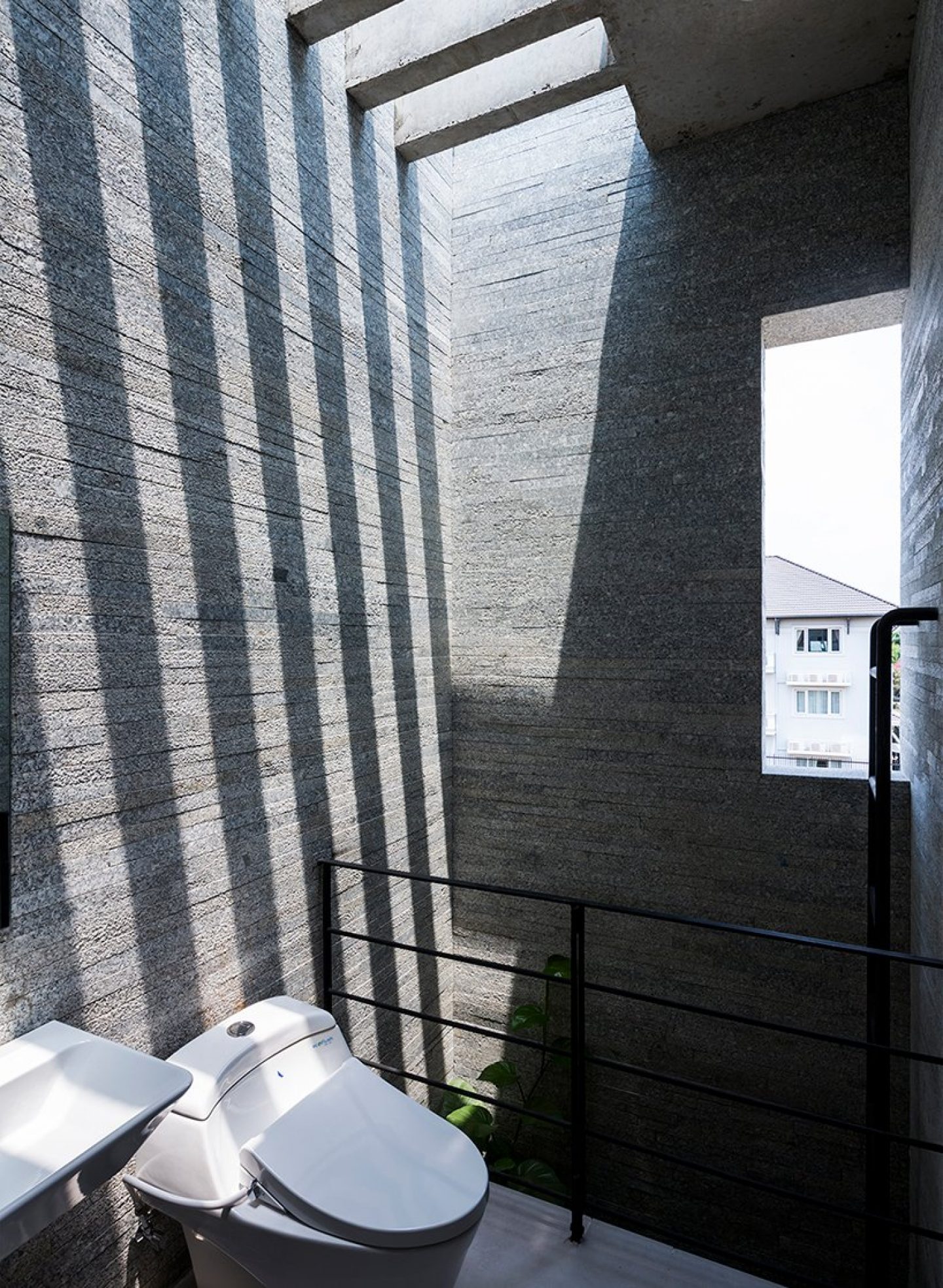 VTN-architects-binh-house-vietnam-designboom-09