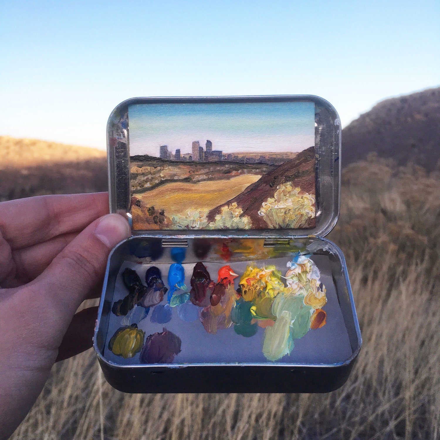 ignant-art-heidi-annalise-tiny-paintings-01