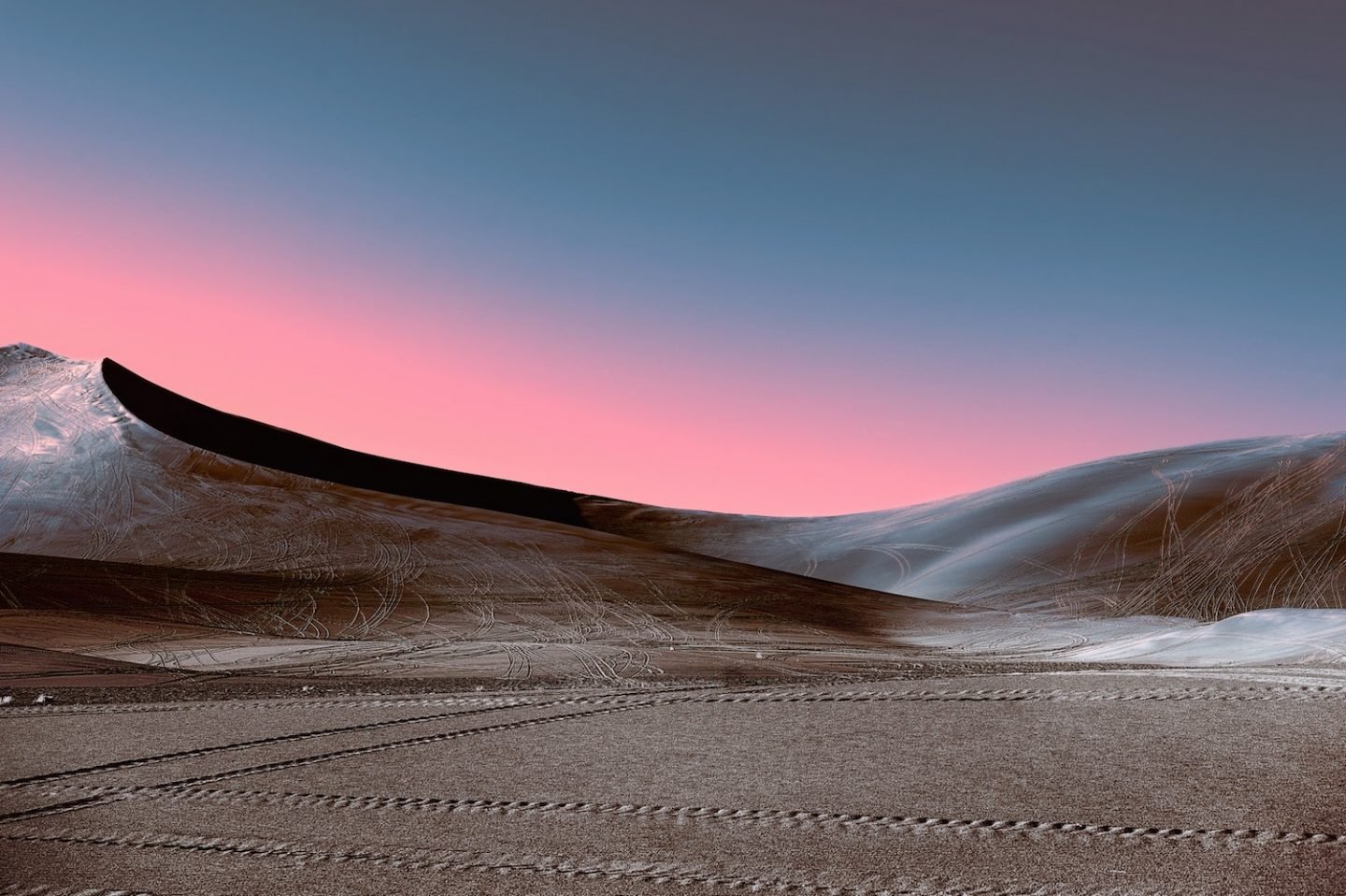 iGNANT_Photography_Stefano_Gardel_Neon_Desert_2