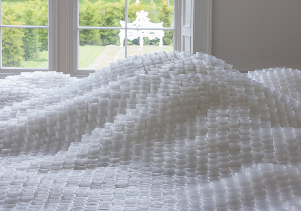 iGNANT_Art_Tara_Donovan_Plastic_Cups_5