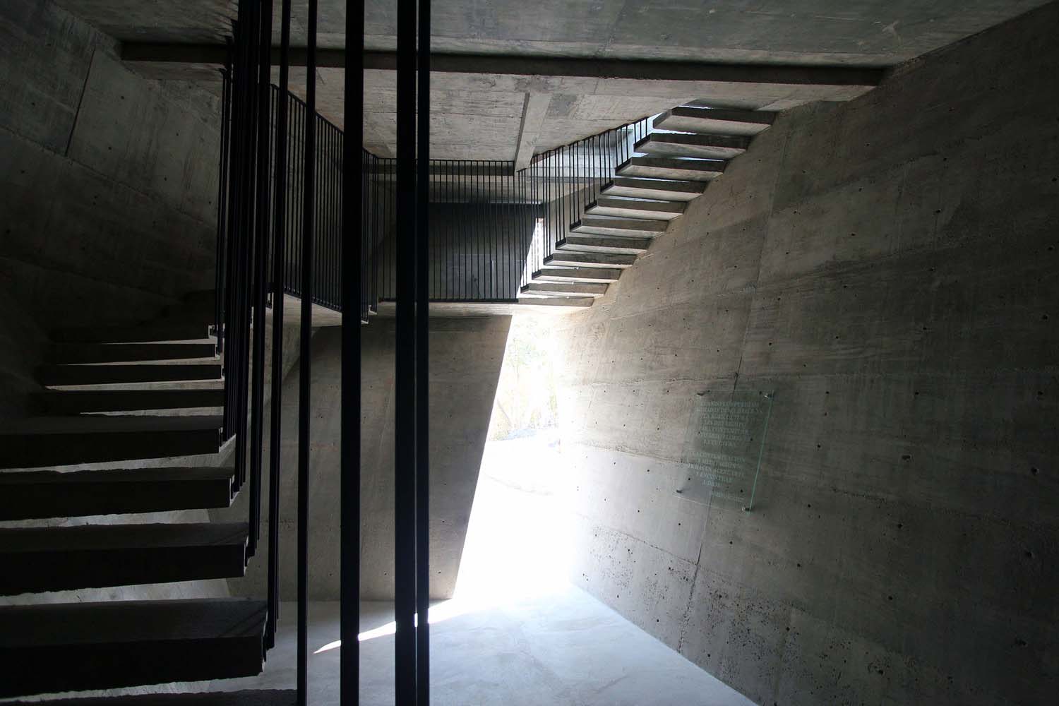 iGNANT_Architecture_Bunker_Arquitectura_Sunset_Chapel_05