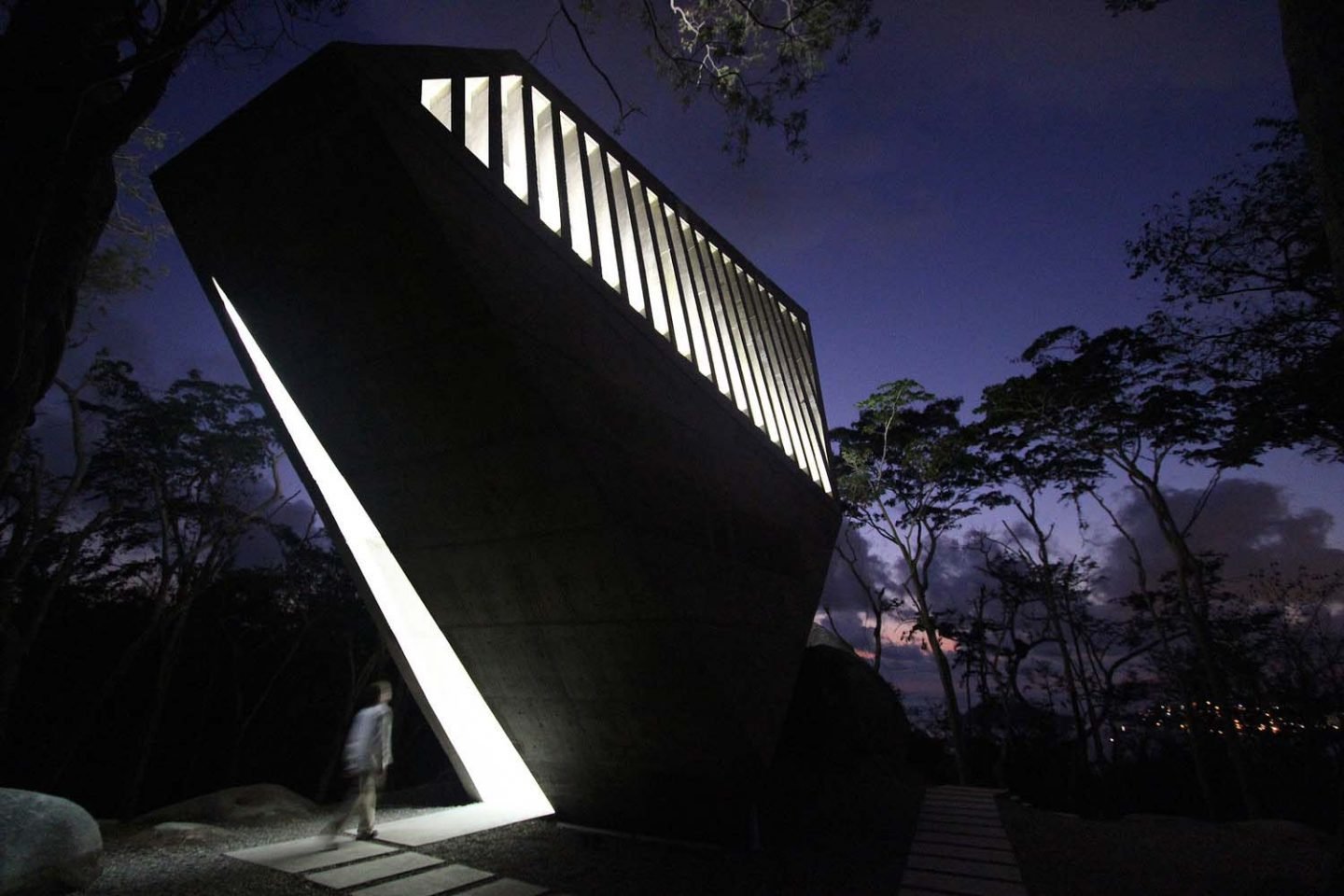 iGNANT_Architecture_Bunker_Arquitectura_Sunset_Chapel_09