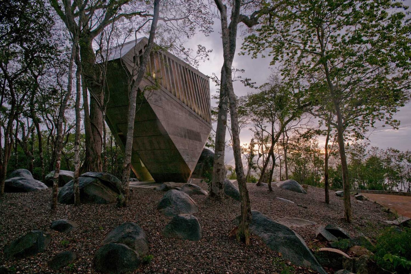 iGNANT_Architecture_Bunker_Arquitectura_Sunset_Chapel_11