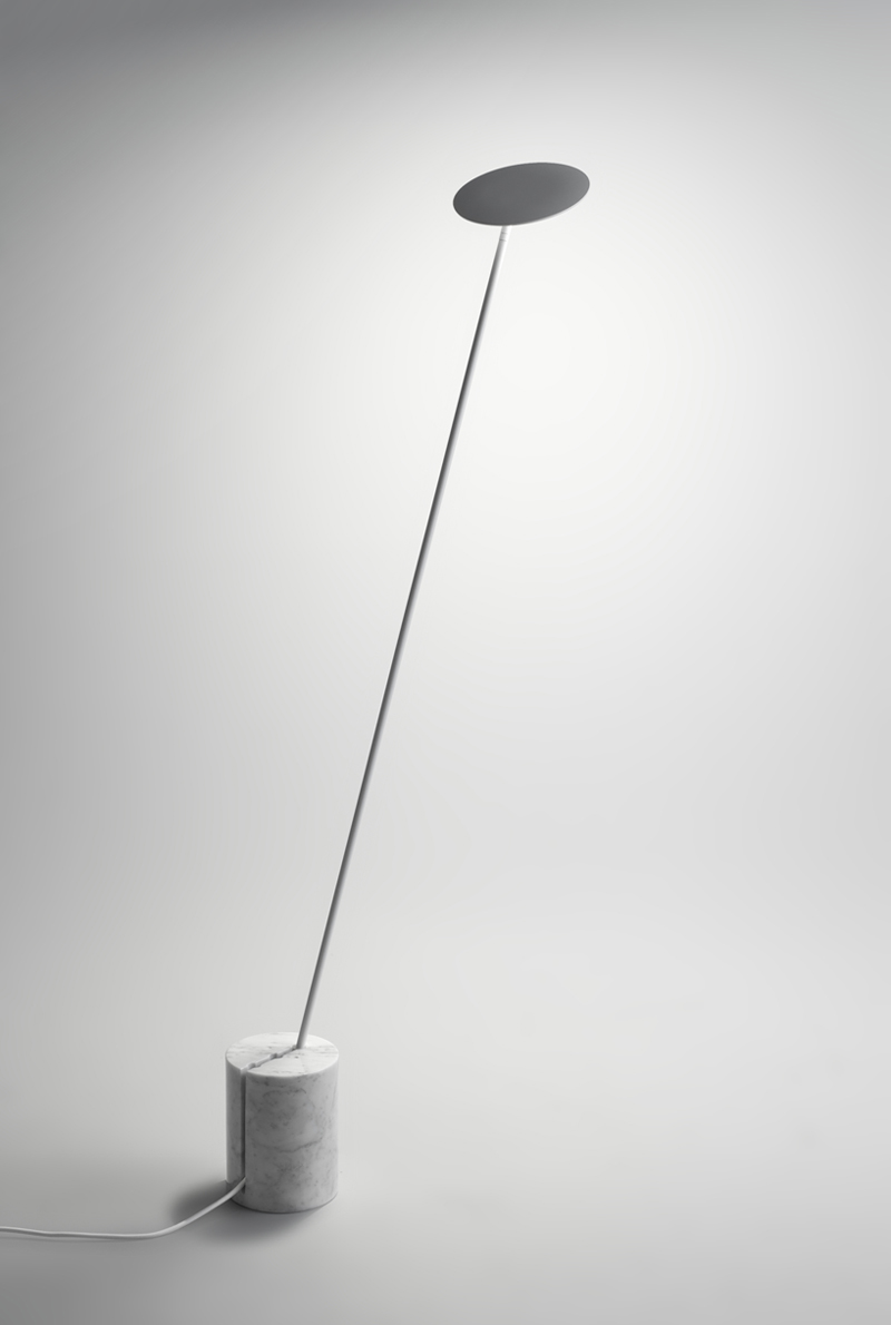 2017-08-29_59a5a8e3c312e_kutarqxmillelumen_Circlesfloorlamp_white_lightswitchedon.jpg