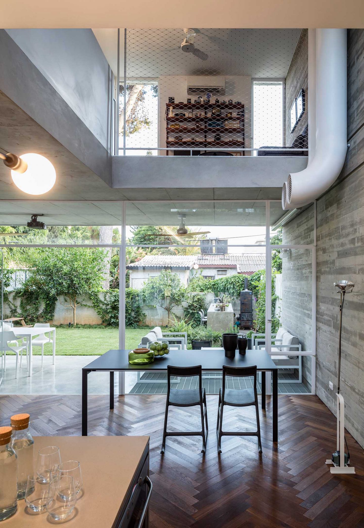 iGNANT_Architecture_3322_Studio_The_Suspended_Patio_House_5