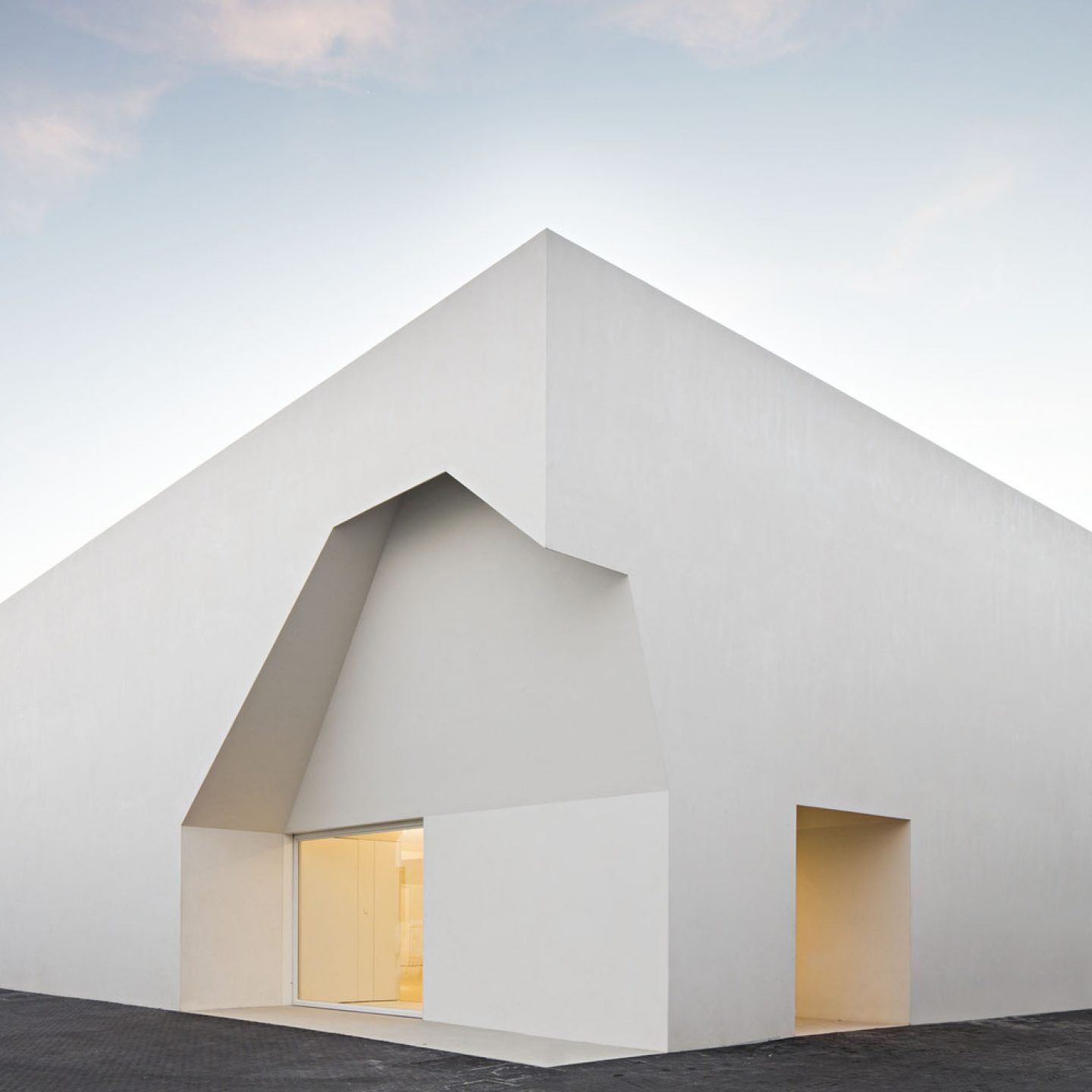 iGNANT_Architecture_Aires_Mateus_Monolithic_Meeting_Center_Grandola_3