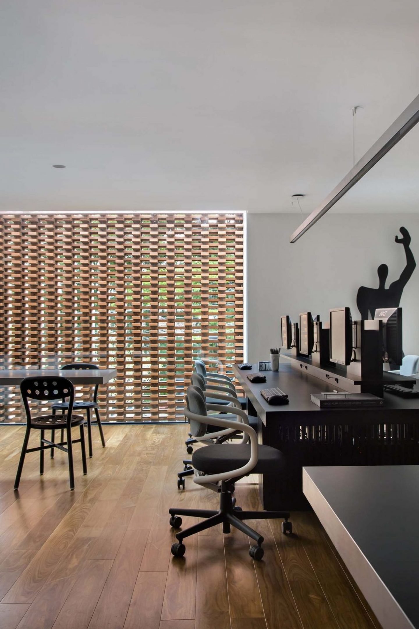 iGNANT_Architecture_Studio_Guilherme_Torres_Office_11